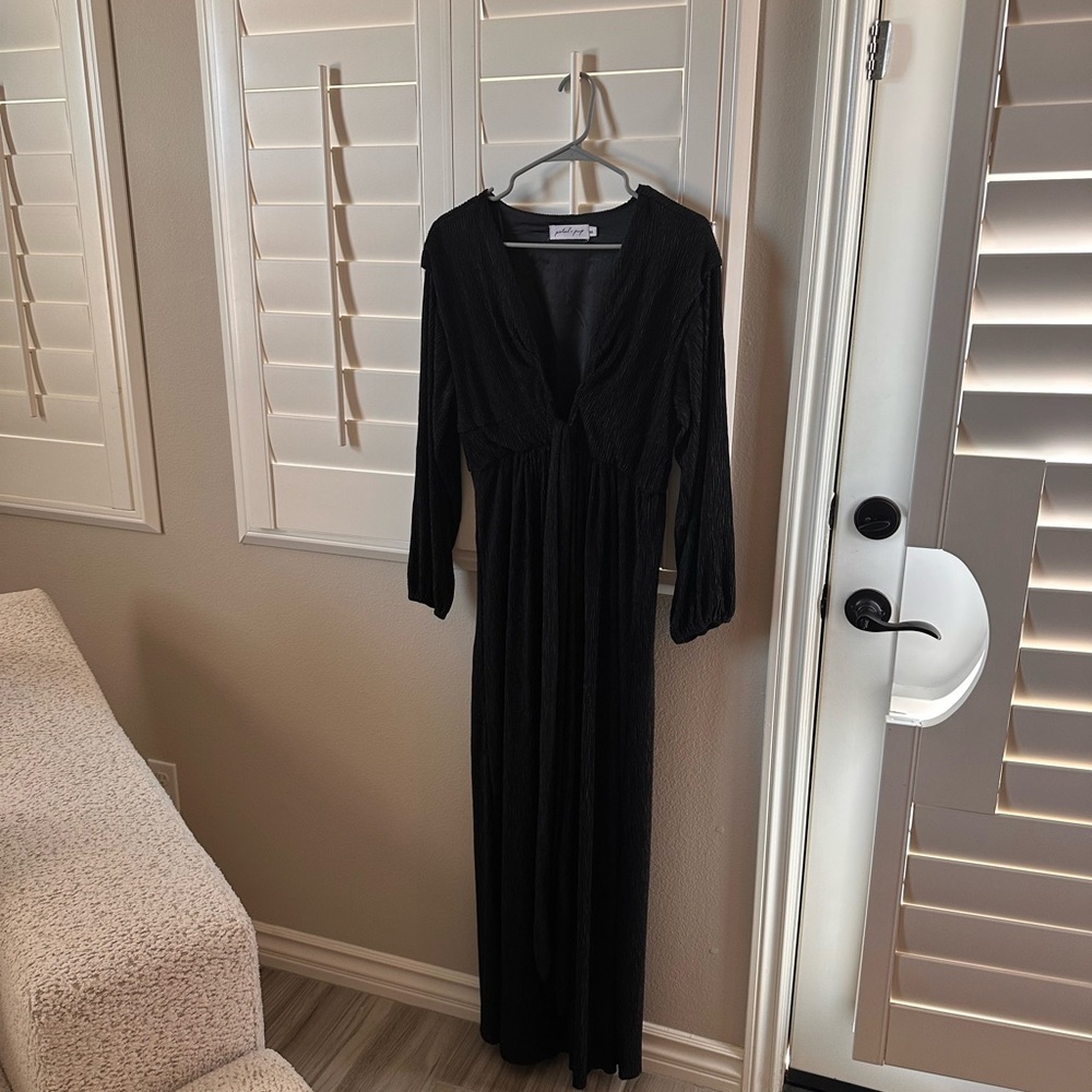 Petal & Pup Vivacia Low Cut Maxi Dress- Size Medium
